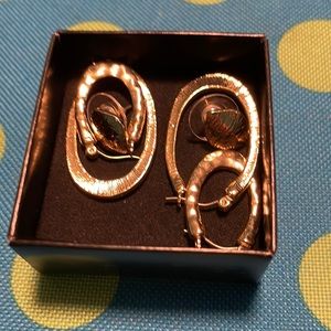 Avon bold metals 3 pair earring set goldtone.